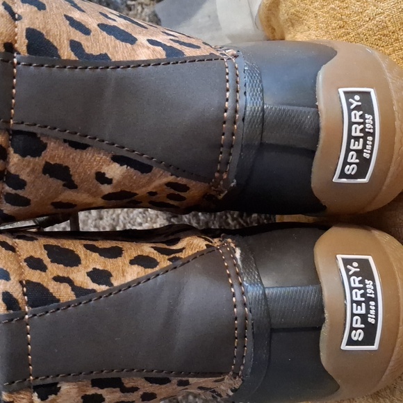Sperry Leopard Pattern Boots with Black and Tan NWOT !! Size 8.5 - Picture 6 of 8